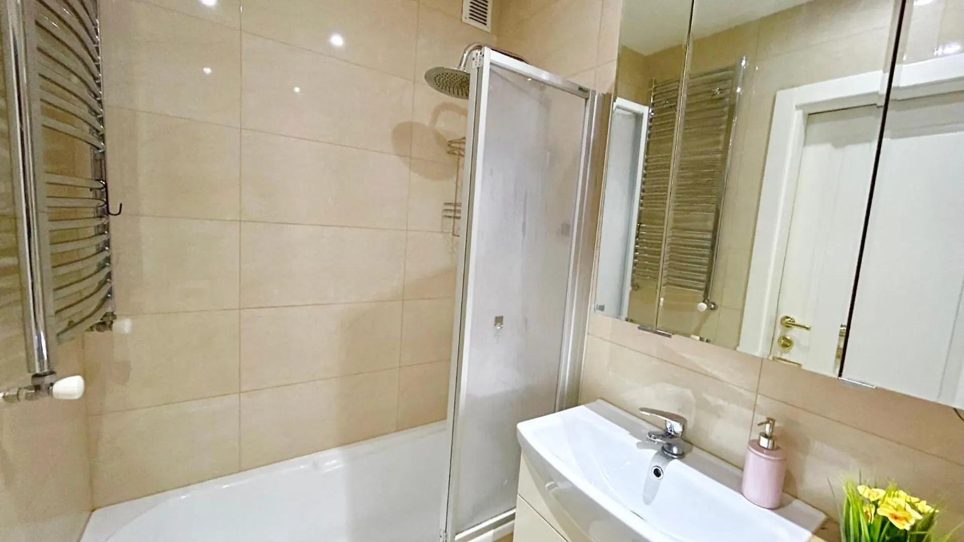 90 M2 Stylish 2 Bedroom Apartment With Balcony Vienna 0*,