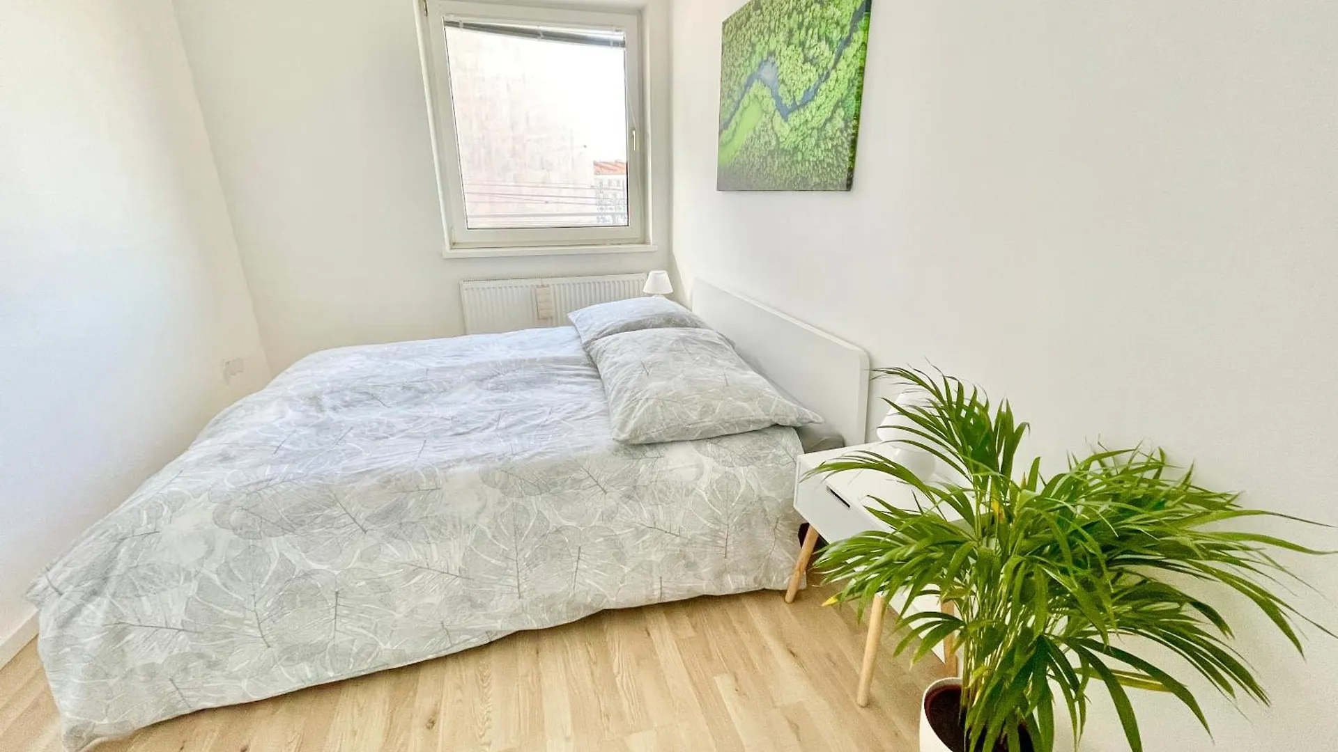 90 M2 Stylish 2 Bedroom Apartment With Balcony Vienna